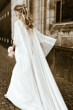 Braut Cape aus Softtüll mit Schleppe – Niamh noni