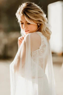 Braut Cape mit langer Schleppe – Oriana noni