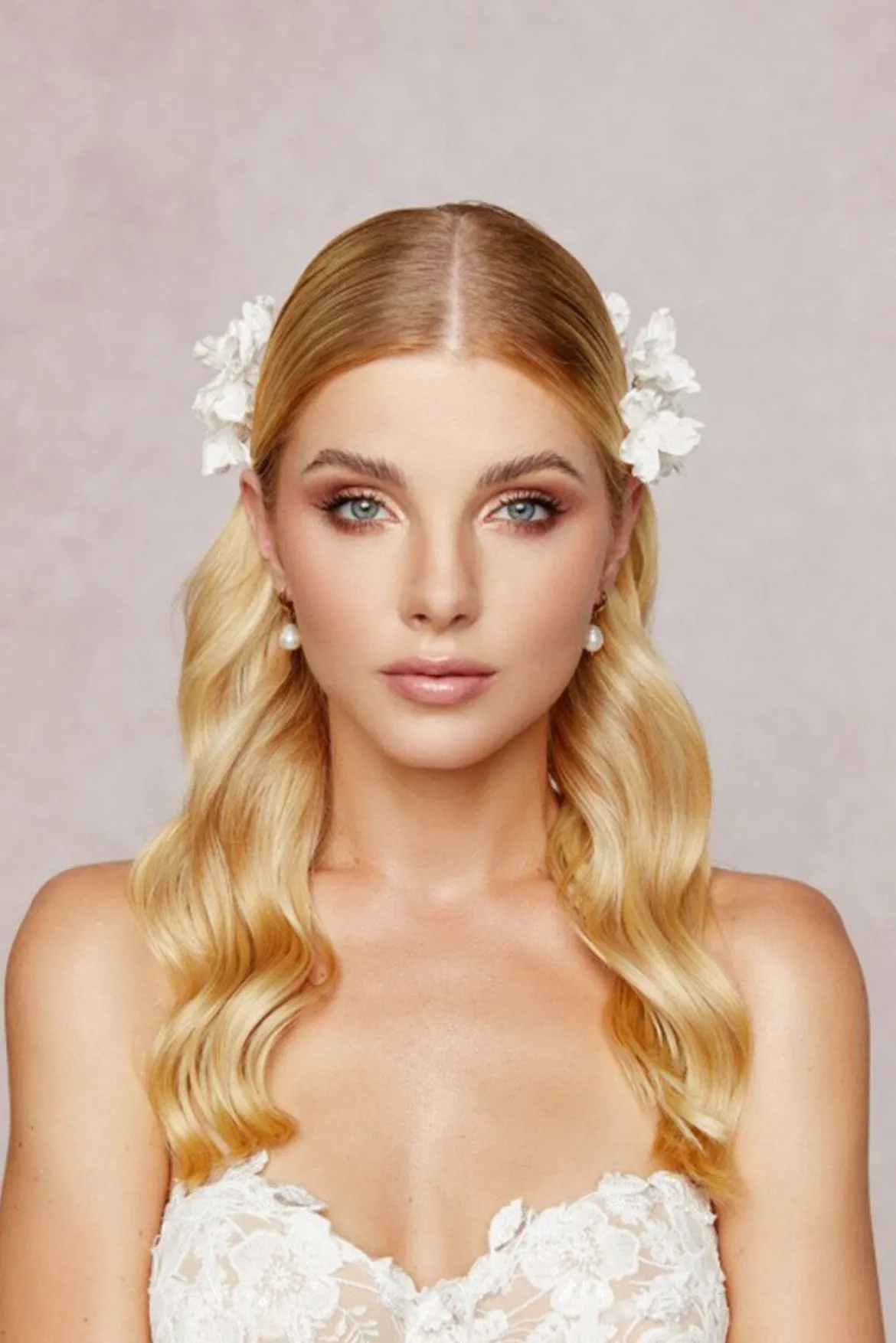 Braut Haarkamm mit Seidenblüten