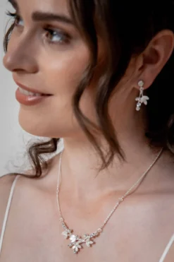 Braut Halskette mit Blätter- und Strass-Details