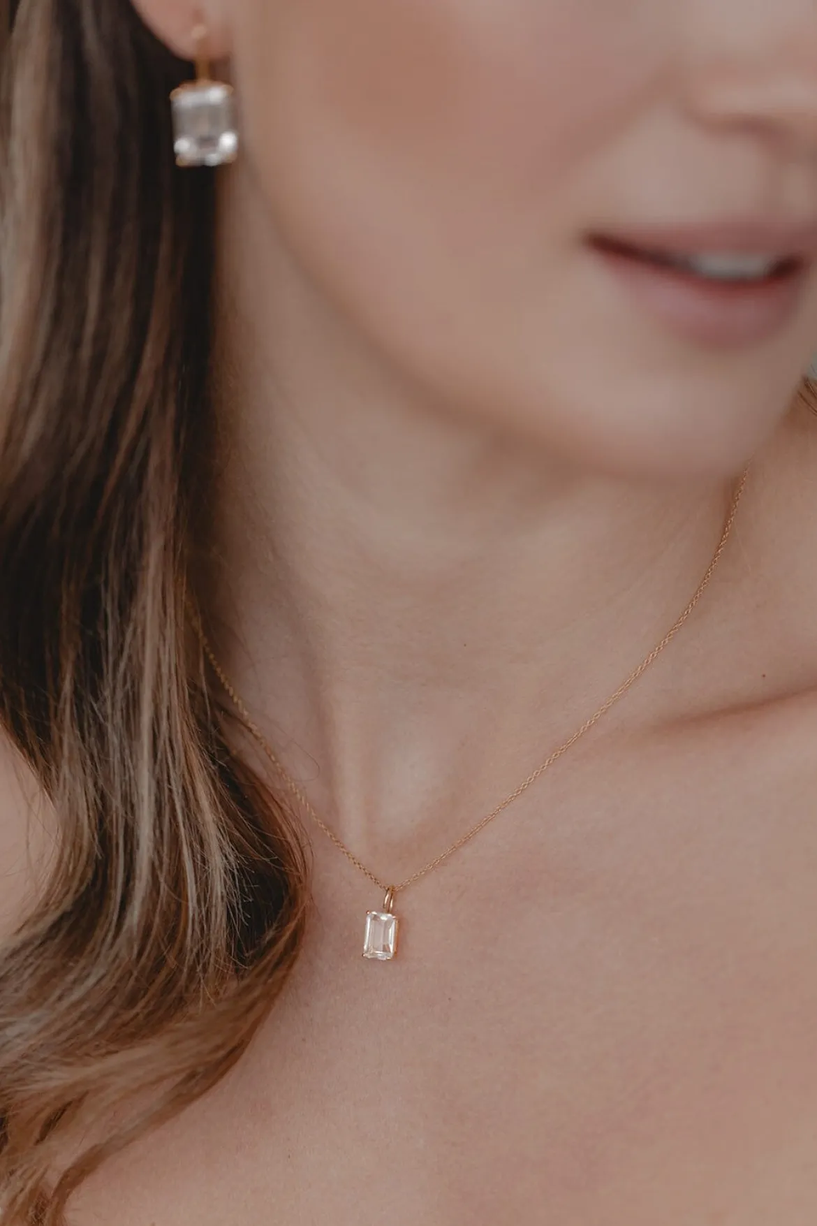 Braut Halskette mit Smaragdschliff-Kristall – Icon