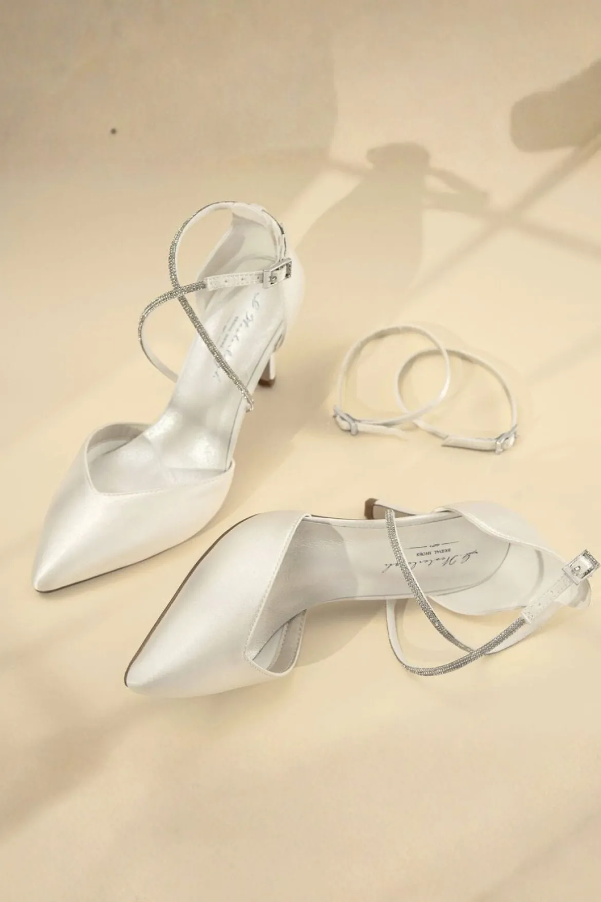 Braut Pumps mit funkelndem Riemen – Marielle Ivory Satin | G.Westerleigh