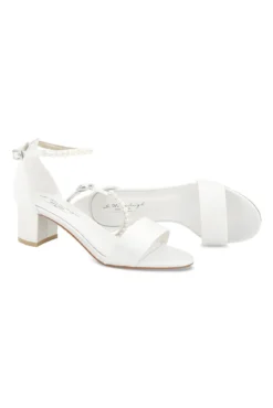Brautsandalen mit Perlen – Beatrice Ivory Satin | G.Westerleigh