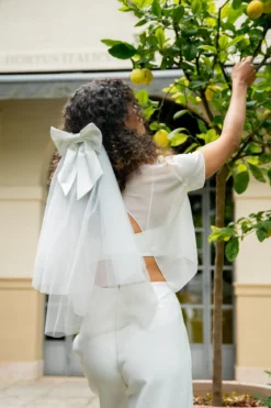 Brautschleier aus Softtüll mit Schleifen-Detail | The Perfect Bridal Company