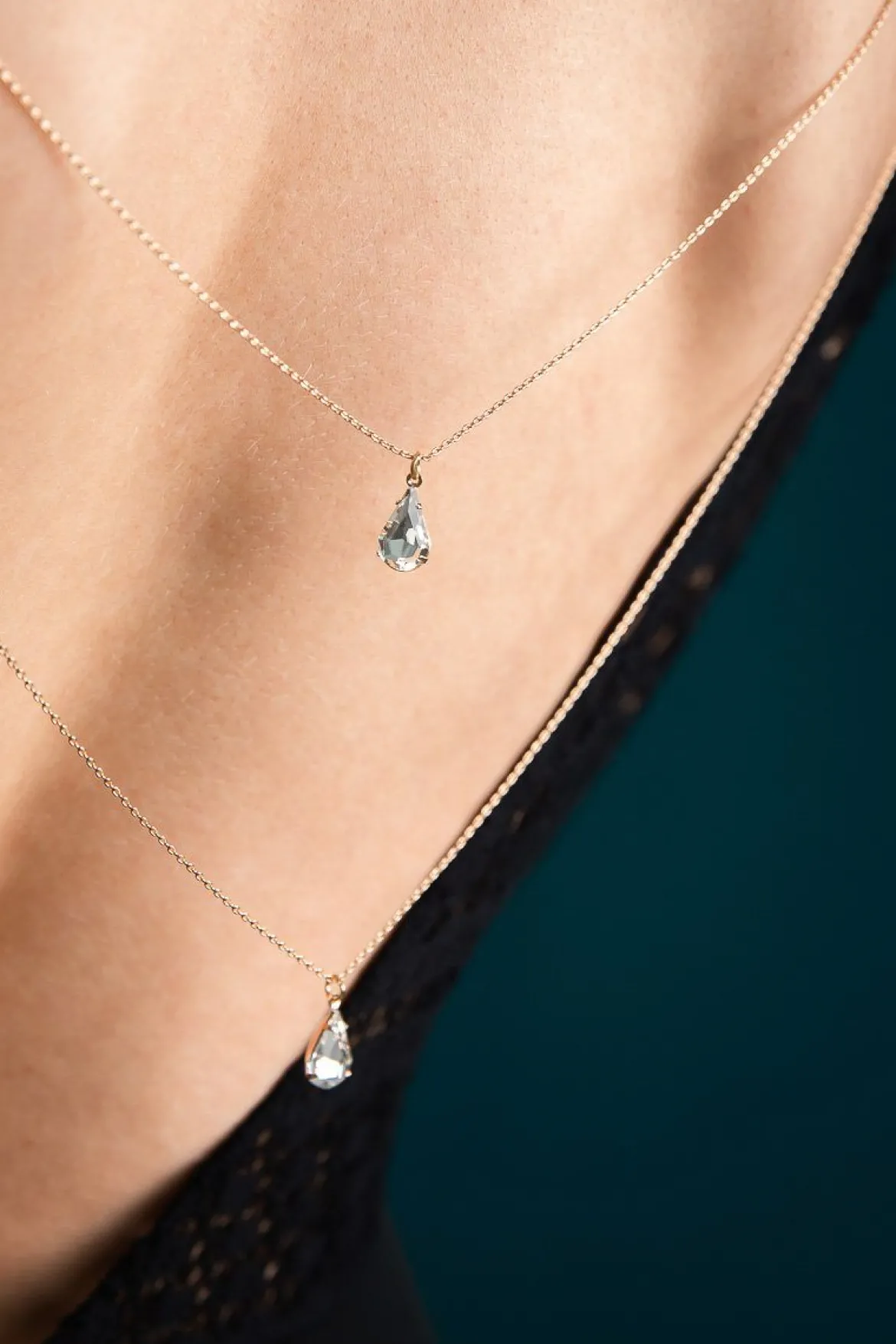 Brautschmuck, zweireihige Rückenkette mit Strasstropfen