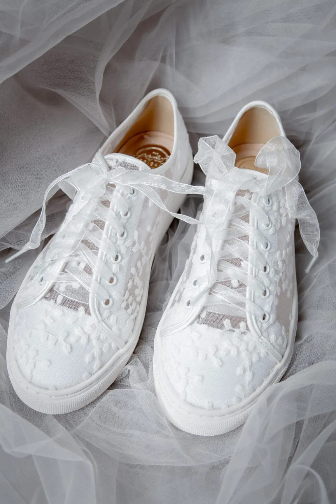 Braut Sneakers mit Spitze – Oakley | The Perfect Bridal Company