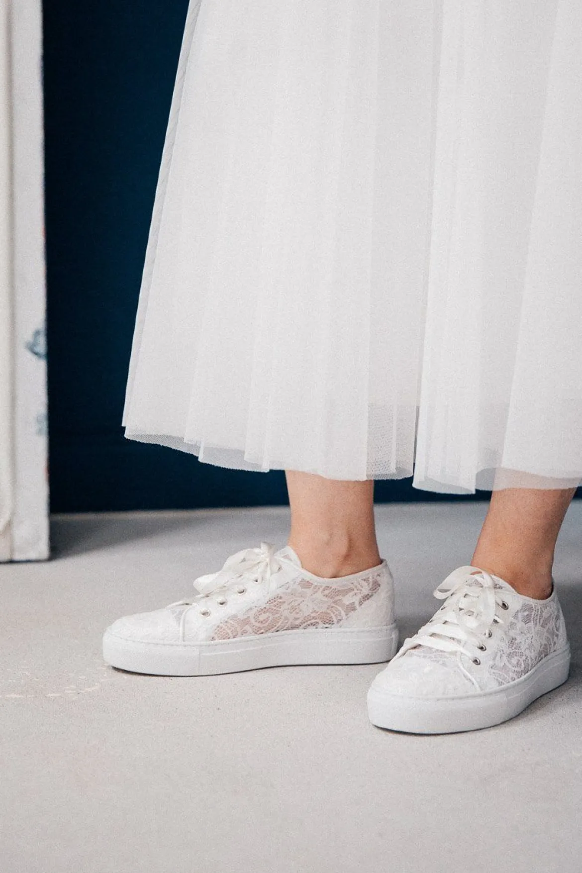 Braut Sneakers mit Spitze und Satinschnürsenkeln - Nelli Pearl Lace