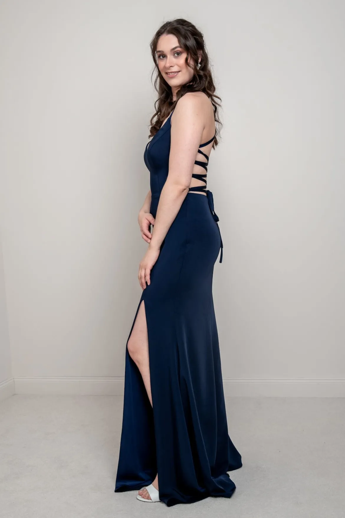 Dunkelblaues Abendkleid mit Rückenschnürung | Glam & Grace