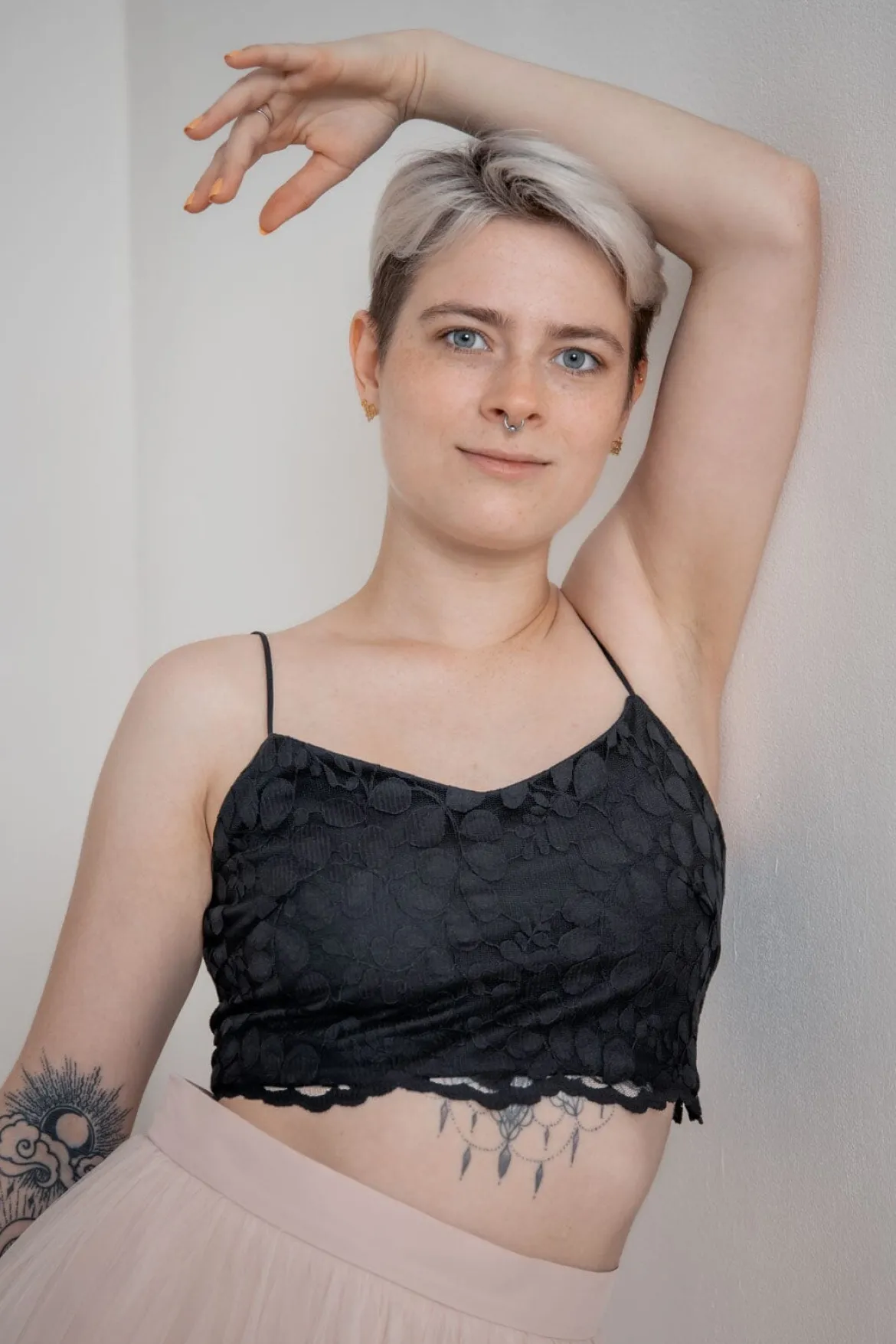 Gemustertes Spitzentop – Norine Cropped Black noni