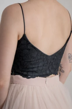 Gemustertes Spitzentop – Norine Cropped Black noni