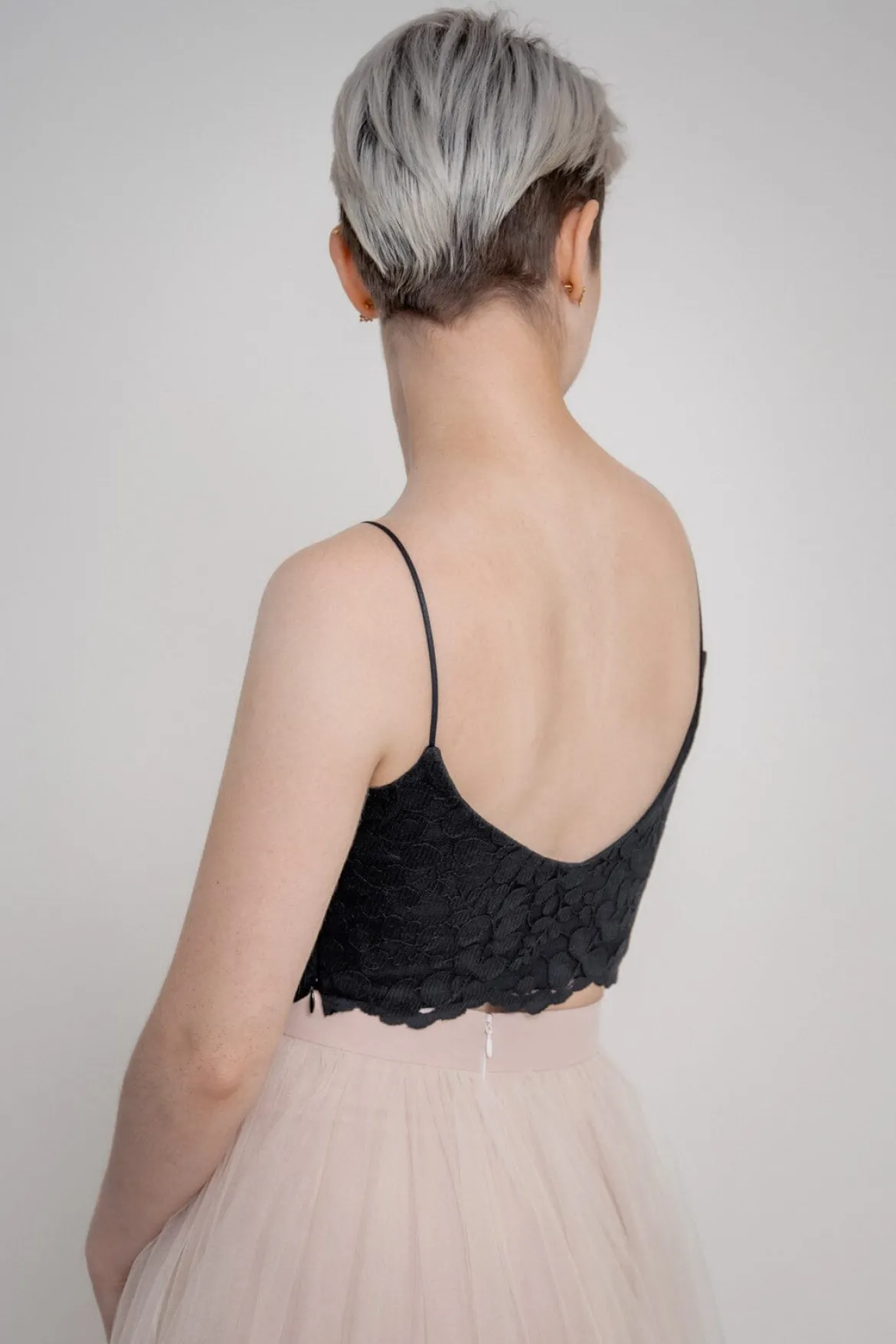 Gemustertes Spitzentop – Norine Cropped Black noni