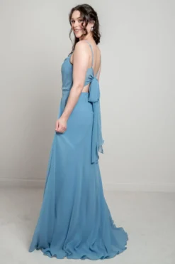Hellblaues Abendkleid mit Rückendetail | Glam & Grace