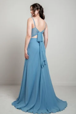 Hellblaues Abendkleid mit Rückendetail | Glam & Grace