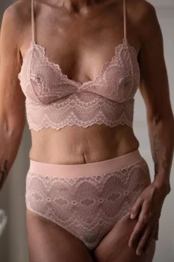 High-Waist Spitzenslip in Nude