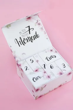 Hochzeits-Countdown-Kalender™ mit Gold-Armband und Schlafmaske