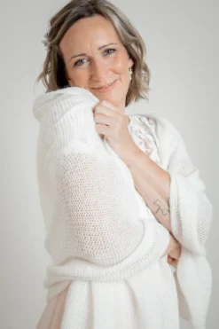 Ivoryfarbene Braut Stola aus Strickmix
