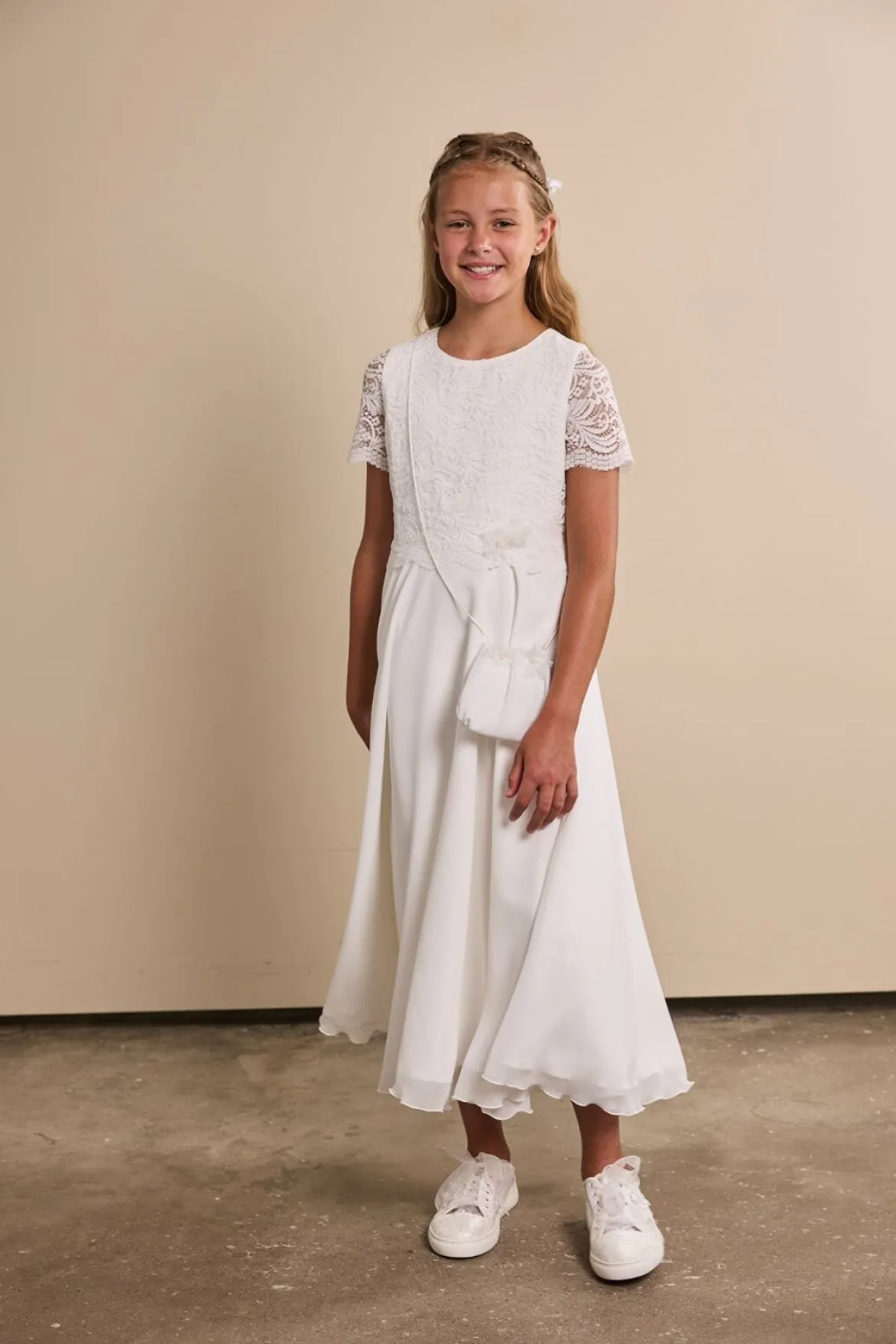 Kommunionkleid mit Spitze im Boho-Stil