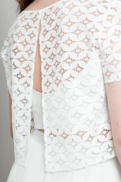 Kurzarm-Braut Top aus geometrischer Spitze – Morlin noni