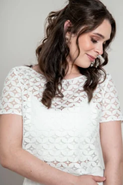Kurzarm-Braut Top aus geometrischer Spitze – Morlin noni