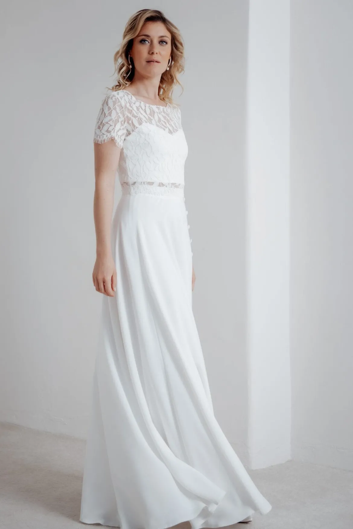 Kurzarm-Braut Top mit Blättermuster – Elva noni