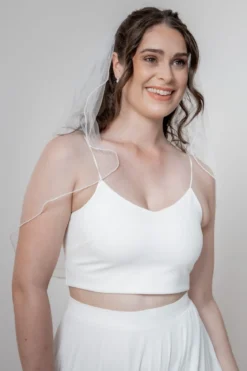 Kurzer Tüllschleier in Ivory