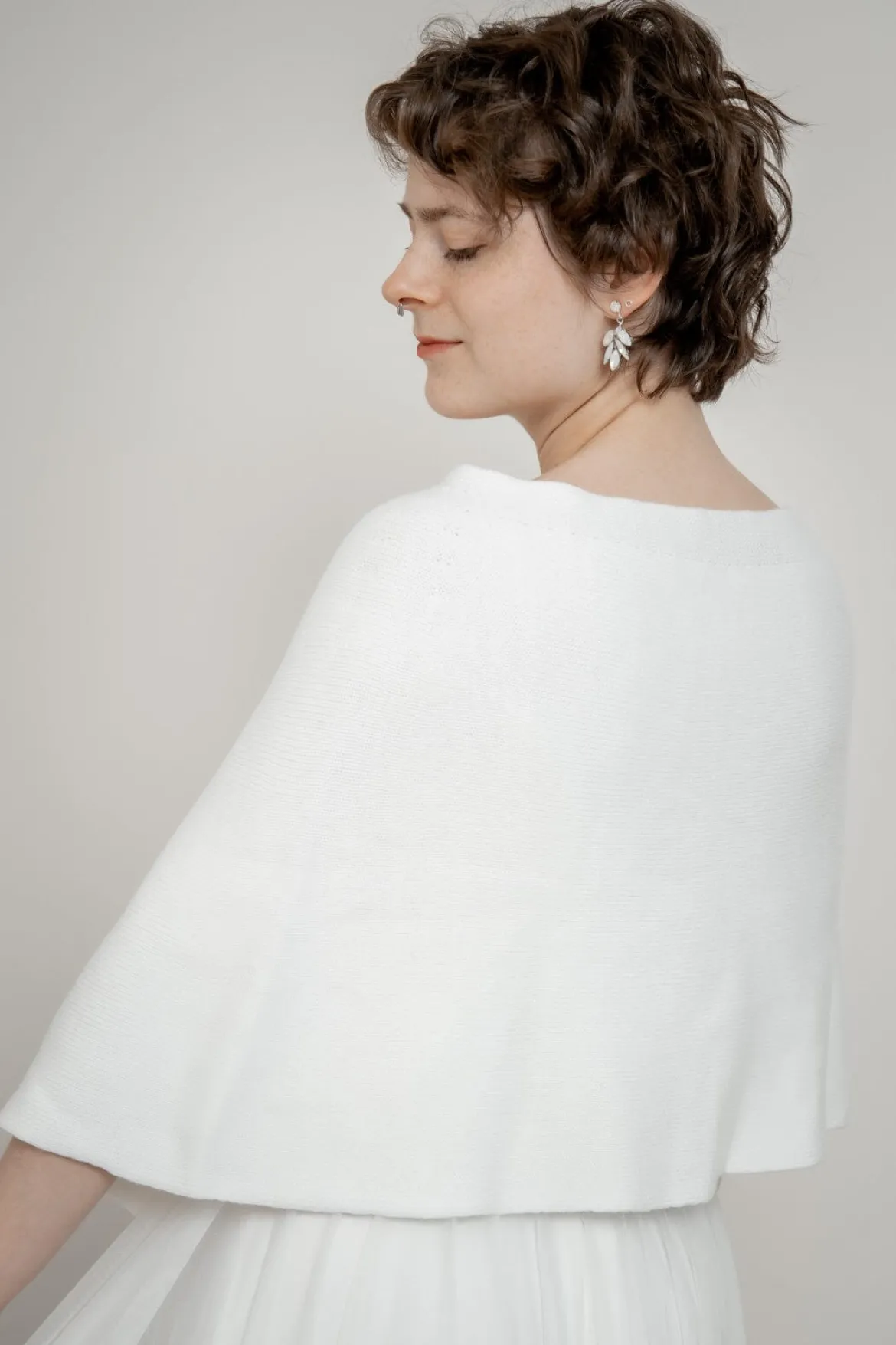 Kurzes Braut Cape aus Wolle