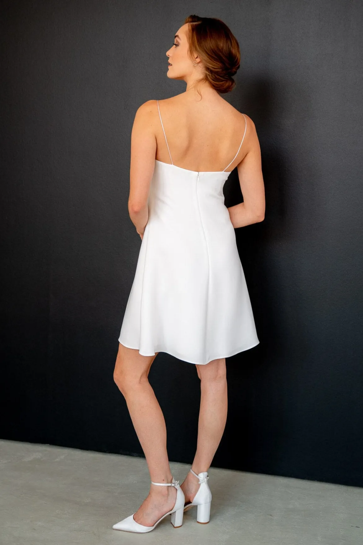 Kurzes Slip Dress in Ivory – Mirel noni One