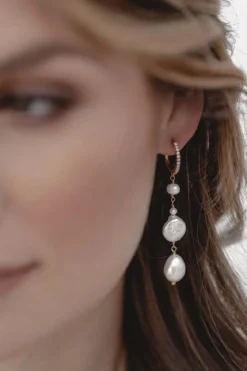 Lange Ohrhänger mit Kristallen und Perlen – Lovestruck
