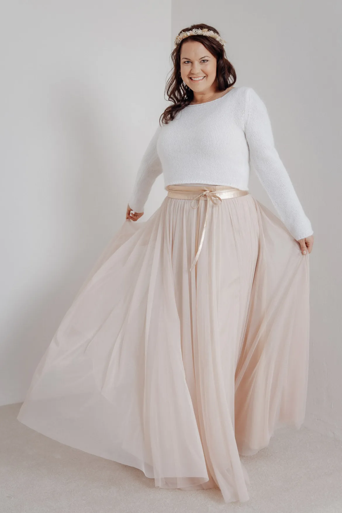 Langer Braut Rock aus fließendem Softtüll in Blush – India noni Curvy