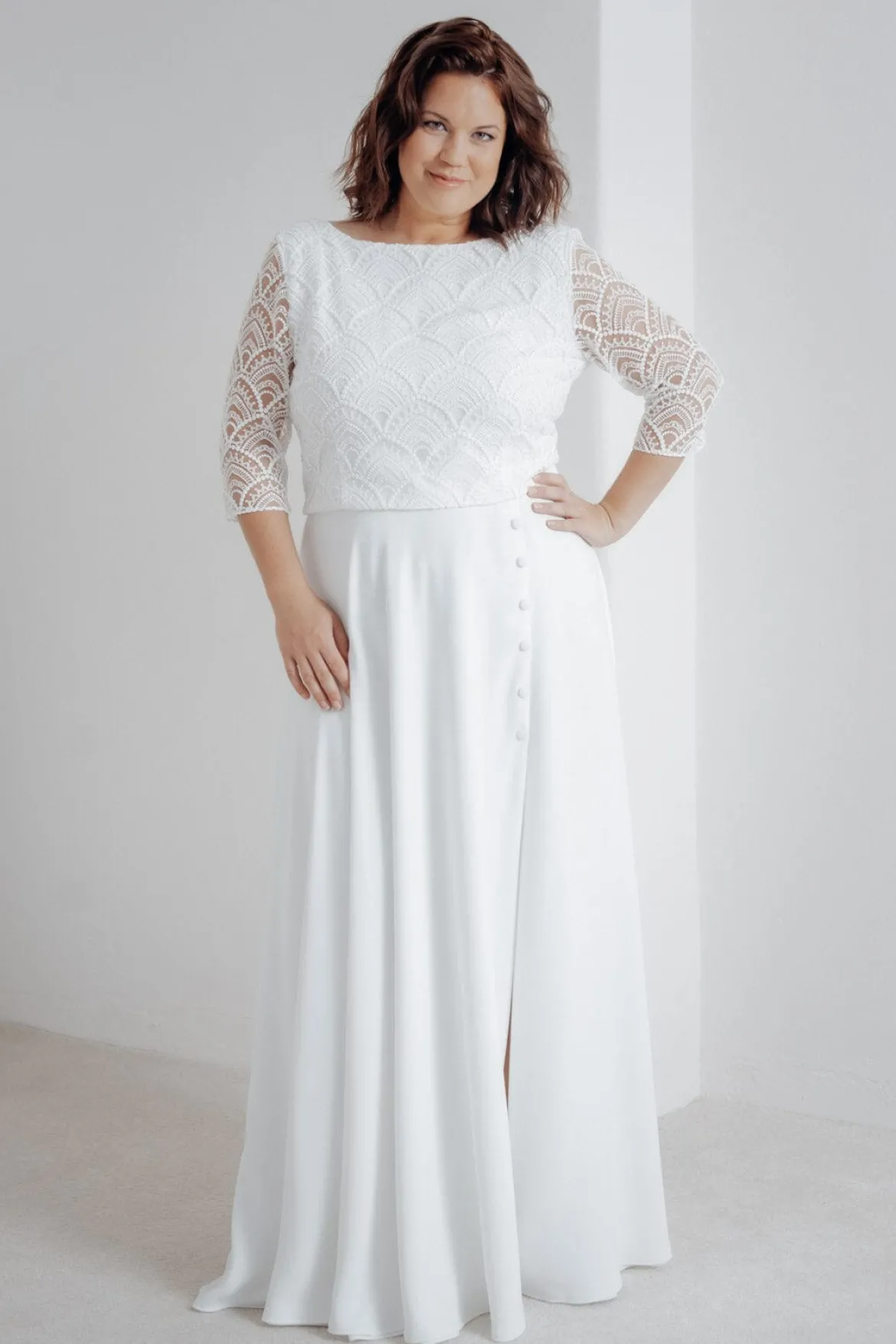 Plus Size Braut Rock mit Schlitz und Zierknöpfen – Eira noni Curvy
