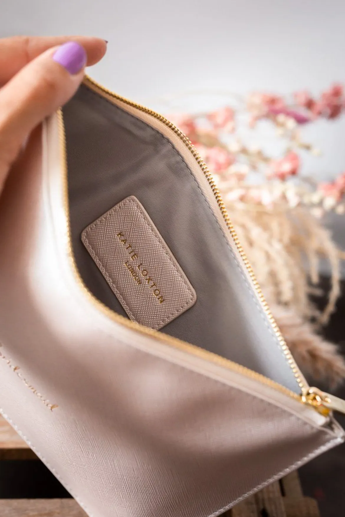 Pouch in Metallic White "Bridesmaid" – Katie Loxton