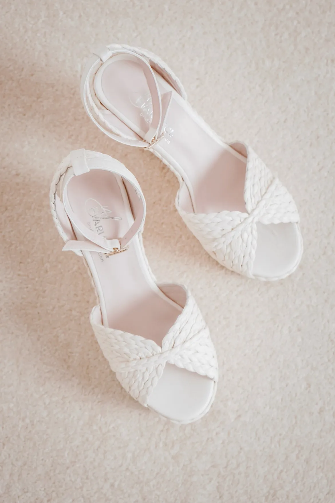 Sandalette mit Keilabsatz - Louna Pearl Raffia