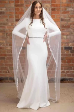 Schleier mit Blattstickerei | The Perfect Bridal Company