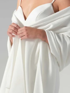 Schlichte Braut Stola in Ivory aus Strickmix
