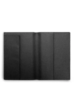 Schwarze Reisepasshülle für den Bräutigam – Katie Loxton