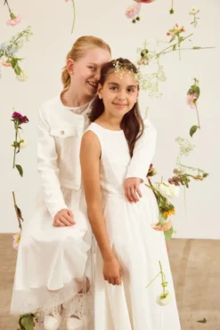 Schwingendes Kommunionkleid aus Chiffon und Spitze