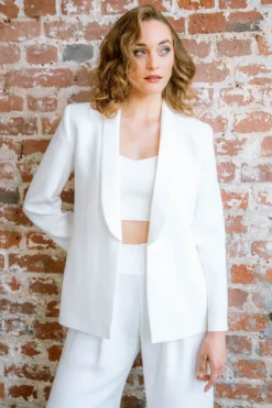 Showroom Only: Blazer in Ivory – Aira noni Selected