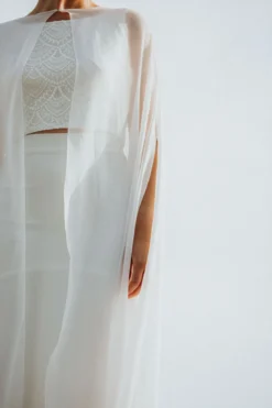 Showroom Only: Chiffon Braut Cape – Philia noni Selected