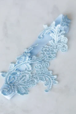 Strumpfband in Blau, mit Spitze – Tempête