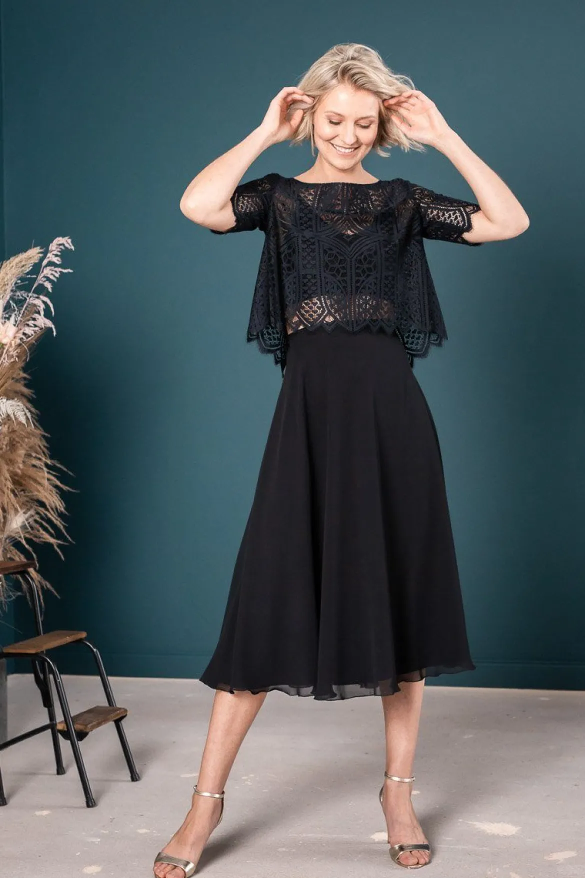 Wadenlanger Chiffonrock in Schwarz – Emmi Black noni